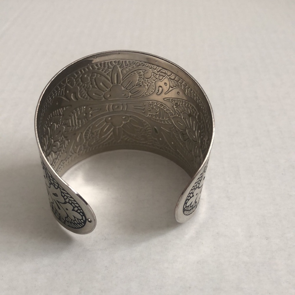 Cuff Bracelet - Picture 4 of 6